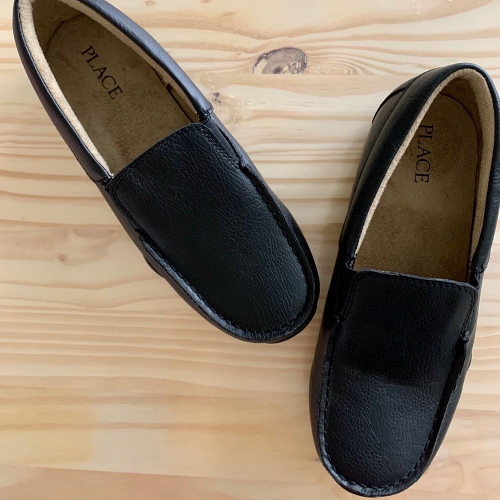 Children’s Place Boys Black Loafers Size 4 New